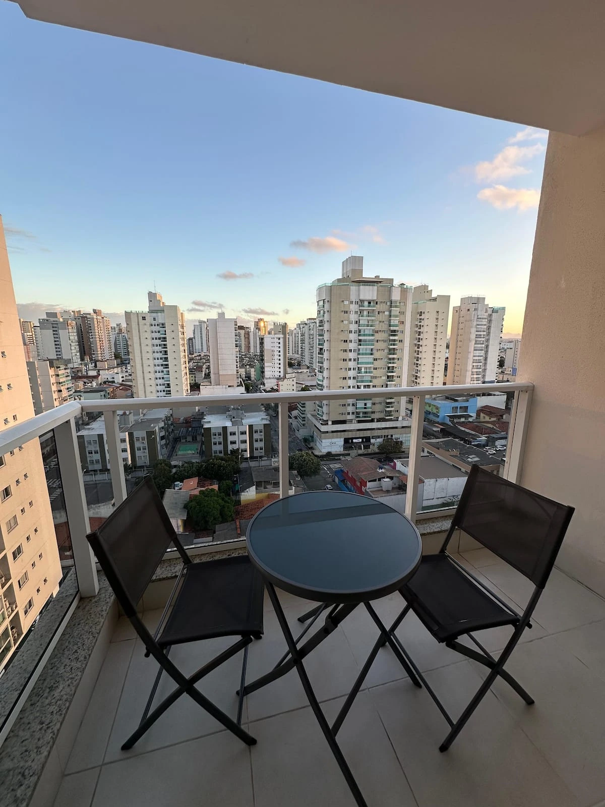 Varanda com vista da cidade